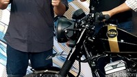 Ini The Gade ST150 dari basis Honda Verza. Ini merupakan motor garapan Retrosyndicate yang berkolaborasi dengan lima UKM dan bisa dibeli di Pegadaian. Foto: Ridwan Arifin