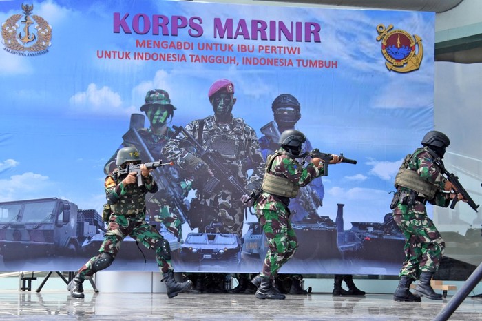 MARINIR LATIHAN PERANG KOTA, WAKASAL TINJAU LANGSUNG (Dispen Kormar) MARINIR LATIHAN PERANG KOTA, WAKASAL TINJAU LANGSUNG (Dispen Kormar)