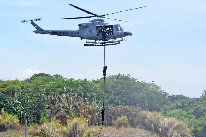 MARINIR LATIHAN PERANG KOTA, WAKASAL TINJAU LANGSUNG (Dispen Kormar) MARINIR LATIHAN PERANG KOTA, WAKASAL TINJAU LANGSUNG (Dispen Kormar)