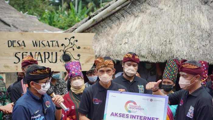 Menteri Sandi Kebut Fasilitas Desa Senaru Demi Pemulihan Ekonomi