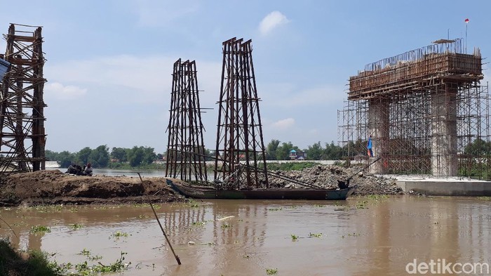 perahu tambang tenggelam