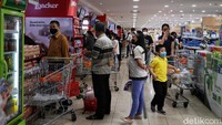Sedangkan untuk weekend jumlah pengunjung mencapai 45 ribu - 60 ribu pengunjung.