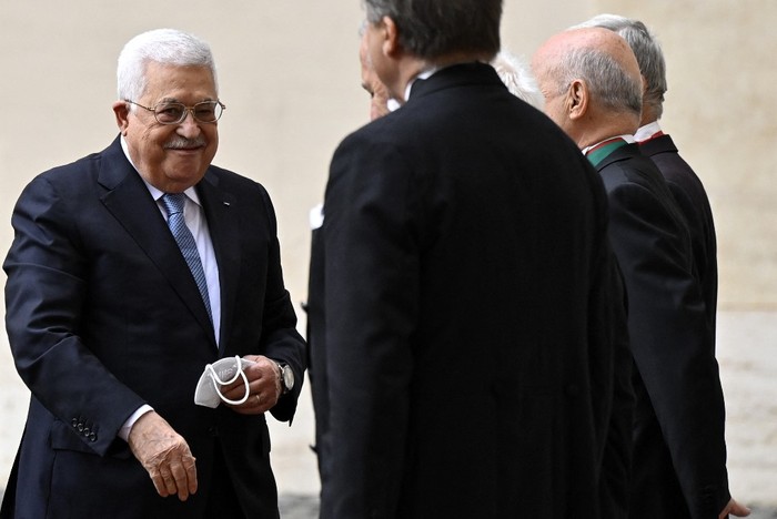 Palestinian President Mahmoud Abbas arrives at the San Damaso courtyard for a meeting with the Pope at the Apostolic Palace on November 4, 2021 in Vatican. (Photo by Alberto PIZZOLI / AFP)