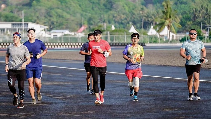 Menparekraf Sandiaga Uno usai melihat langsung progres pembangunan sirkuit Mandalika sambil olahraga lari, Jumat (5/11/2021).