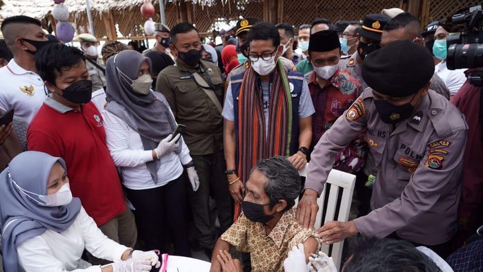 Sandiaga Uno Temui Relawan Kawan Sandi, Gelar Vaksinasi (dok.ist)