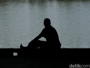 Pantai Parung Bogor Ditinggal Wisatawan, Garuda Tutup 97 Rute yang Buntung