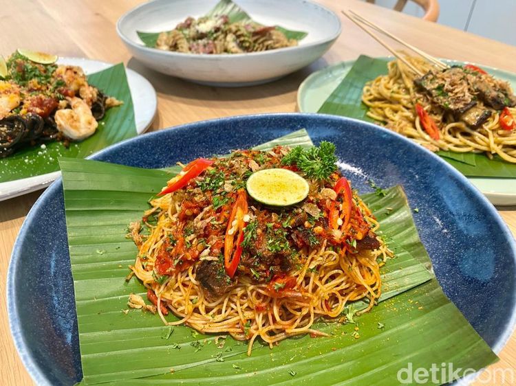 Ketika Pasta Dikawinkan Bumbu Minang, Ada Angel Hair Dendeng Balado!