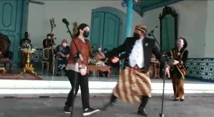 Wamenparekraf limbung-jatuh di Solo