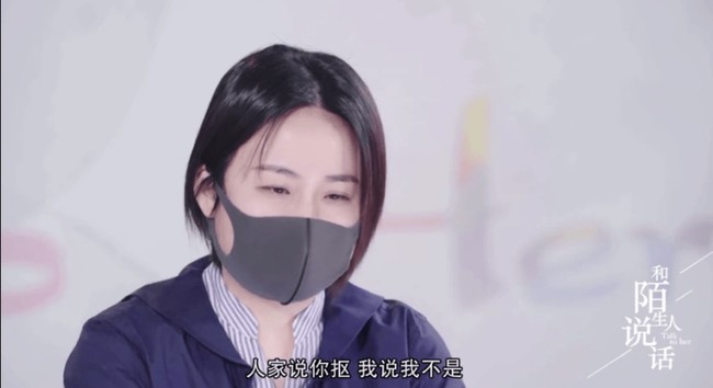 1. Wang Shenai Tabungkan 90% Penghasilan, Suka Pakai Baju Bekas TemanWang Shenai asal China mengungkap gaya hidupnya yang anti-mainstream. Ketika konsumerisme sedang jadi tren, ia bertekad untuk menabungkan 90% penghasilannya. Member Federasi Wanita Hemat itu melakukan berbagai cara untuk menghemat, seperti beli atau mengambil baju bekas teman, tidak makan di restoran, hangout, selalu pakai transportasi umum, hingga mengambil perabotan tak terpakai.Tak sia-sia, dari hasil iritnya Shenai bisa membeli dua apartmen di usia 32. Untuk sebagian orang, menghabiskan uang membuat mereka bahagia. Tapi untukku, aku tidak merasa bahagia sama sekali. Bahkan aku jadi merasa gugup dan cemas ketika menghabiskan uang, ujar wanita yang bekerja di bidang periklanan itu.Foto: Dok. Tencent