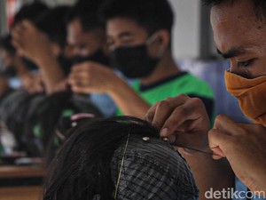 Bukti Cuan Mengalir dari Mana Saja, Tiru Kegigihan Para Warga Binaan Ini