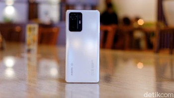 Ini adalah varian Moonlight White. Foto: Adi Fida Rahman/detikINET