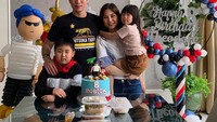 Sebelum mengunjungi keraton, putri dari Hary Tanoesoedibjo ini sempat berkeliling ke beberapa lokasi di Surakarta. Angela meninjau fasilitas penginapan hingga rumah produksi essential oil. Ia juga melakukan konferensi pers di Keraton Solo.  Foto: Instagram @angelatanoesoedibjo