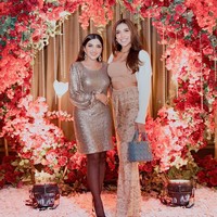 Tampak dekorasi dalam acara tersebut yang dibuat sedemikian rupa dan didominasi oleh warna merah dan gold. Foto-foto dari momen perayaan ulang tahunnya itu juga tampak diunggah Ashanty ke akun Instagram pribadinya. Foto: Instagram/@ashantyasix