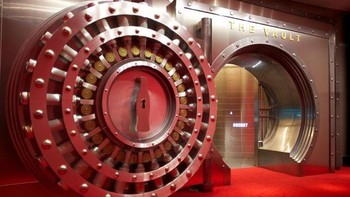4. Coca-cola Vault: Area ini dilarang dimasuki karena merupakan tempat penyimpanan resep rahasia minuman Coca-cola. Lokasinya di museum World of Coca Cola di Atlanta. Resep Coca Cola yang dikembangkan pada tahun 1886, disimpan dalam boks metal dan terlindungi di sana. Foto: The Forbidden