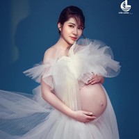 “Saat aku keluar dari pernikahan kami, tubuhku hancur, pikiranku rusak. Aku bahkan tidak uang lebih dari VND 100.000 (sekitar Rp 60 ribuan) di kantong ku,” tambahnya. Foto: Dok. Facebook Dang Thu Thao