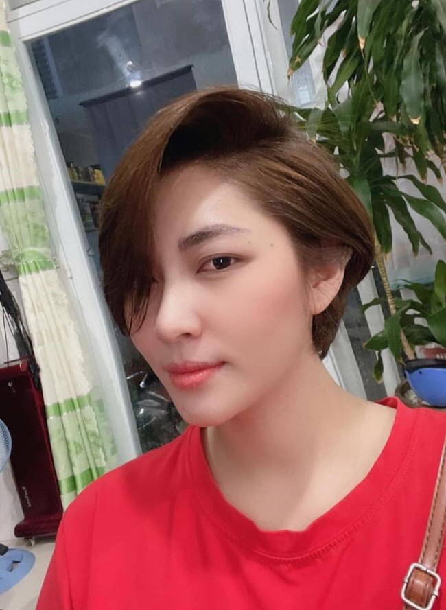 Dang Thu Thao dalam curhatannya juga mengatakan merasa hampir mati saat dipukuli suaminya saat hamil. “Perjalanan kehamilanku sampai melahirkan adalah sebuah krisis dan horor bagaikan mimpi buruk. Untungnya Tuhan menyayangiku. Terimakasih, kalian lah yang menjadi motivasiku untuk menemukan diriku lagi, untuk bangkit dan mengatasi semuanya,” tulisnya di media sosial. Foto: Dok. Facebook Dang Thu Thao