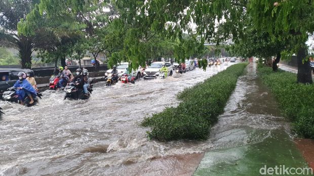Genangan di Jakbar pada Minggu (7/11) sore / Dok. Istimewa