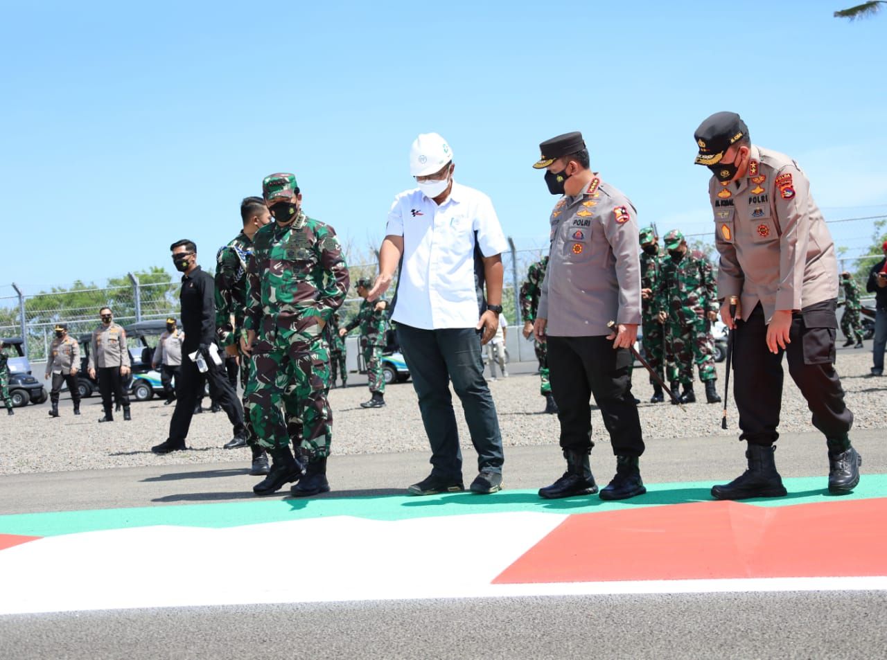 Kapolri Jenderal Listyo Sigit mengecek sirkuit Mandalika (Dok. Istimewa)