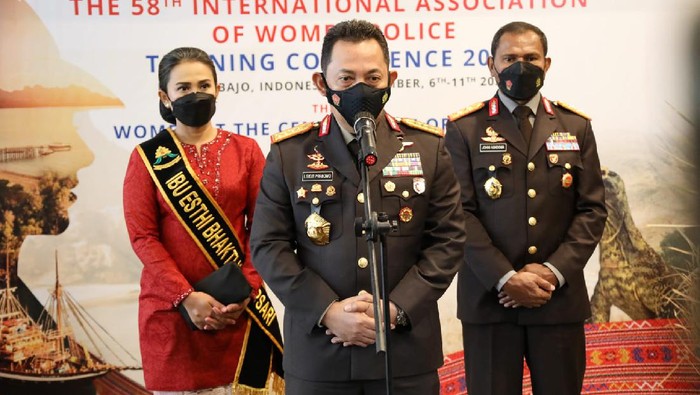 Kapolri Jenderal Listyo Sigit saat membuka The 58 Th International Association Of Women Police (IAWP) Training Conference di Labuan Bajo, Nusa Tenggara Timur (NTT), Minggu (7/11/2021). (Dok. Istimewa)