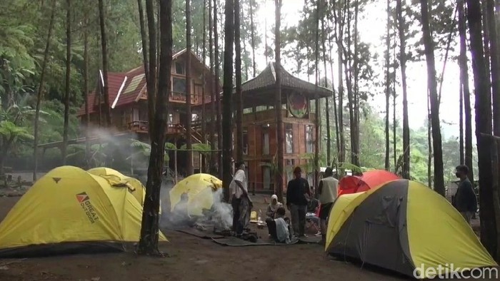 Kemping Asyik di Guci Forest