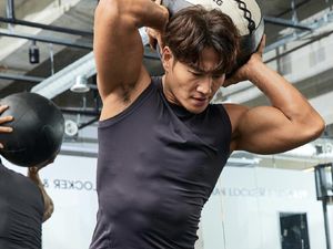 Binaragawan Sebut Otot Jongkook Running Man Hasil Suntik, Taruhan Rp 14 M