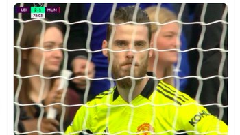 David De Gea secara konstan dikecewakan oleh barisan pertahanan MU yang sangat buruk. Foto: Twitter