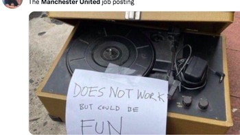 MU diibaratkan sebagai pemutar musik yang sudah rusak yang dijual, tapi tetap memberikan hiburan. Foto: Twitter