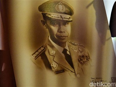 Mengenang 100 Tahun Keteladanan Jenderal Hoegeng