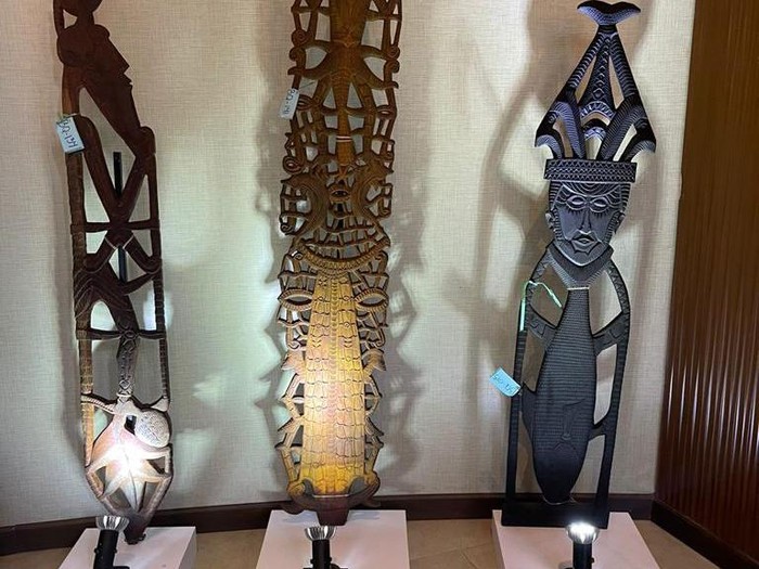 Pameran ukiran/Dok Yayasan Maramowe Weaiku Kamorowe