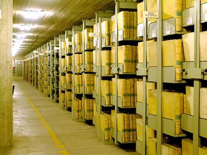 Perpustakaan rahasia vatikan
