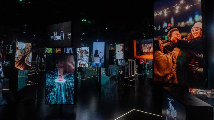 Ragam Keunggulan-Potensi Indonesia Dalam Kemasan Digitalisasi Pada perayaan National Day Expo 2020 di Dubai, Telkomsel ikut menunjukkan keunggulan dan potensi Indonesia dalam kemasan digitalisasi. Seperti apa sih bentuknya?