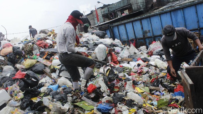 Sampah di Bandung Menumpuk