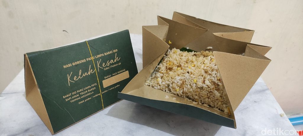 Viral Nasi Goreng Babat Dimasak Pakai Sekop, Ini Kisah Penjualnya