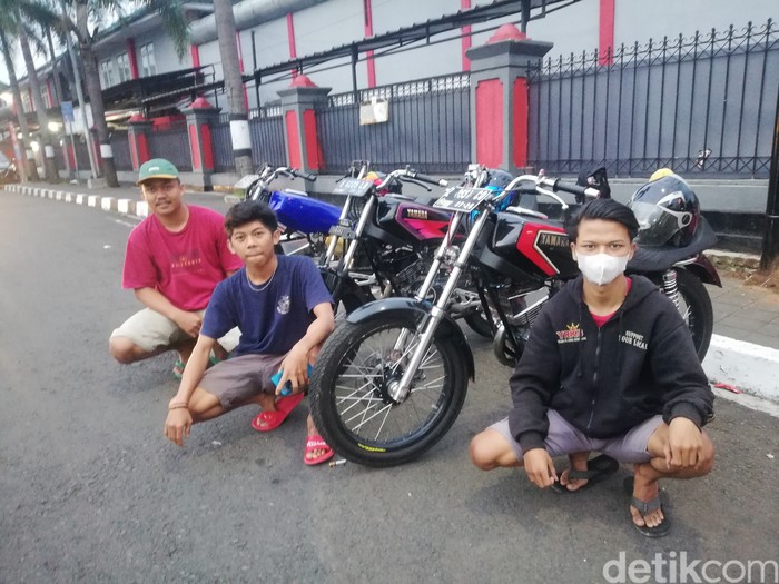 Yamaha RX King Sumedang (YRKS) merupakan salah satu wadah bagi penggemar motor RX King di Sumedang.