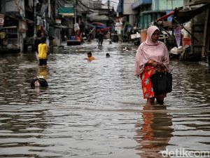 Jakarta Mulai Dilanda Banjir, PDIP Ungkit Target 6 Jam Surut