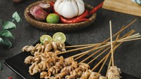 Makan sate taichan kekinian di Sate Taichan Kumi di Jakarta dan Tangerang, menu pilihannya banyak ada taichan wings, taichan kulit, sampai ceker taichan yang bikin ngiler. Foto: Official Instagram Shop