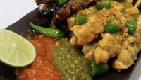 Dis Is Taichan yang punya 6 lokasi di Jakarta, punya menu sate taichan dengan sambal beragam buat penggemar pedas. Dari sate taichan sambal ijo sampai topping Indomie Goreng. Foto: Official Instagram Shop