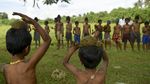 Ada-ada Saja, Aksi Saling Lempar Kotoran Sapi India