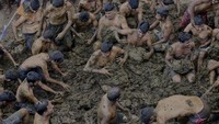 Bagi mereka yang memiliki penyakit dan mengikuti festival ini, dipercaya dapat sembuh.  