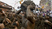 Beberapa orang Hindu percaya sapi dan segala sesuatu yang mereka hasilkan adalah suci dan menyucikan.  