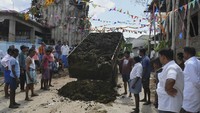 Festival Gorehabba dimulai dengan pengumpulan kotoran sapi dari rumah-rumah pemilik sapi di desa.  