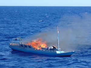 Australia Bakar Kapal Nelayan Indonesia, China Bikin Tiruan Kapal Induk AS