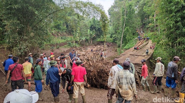 Banjir bandang terjang banyuresmi Garut