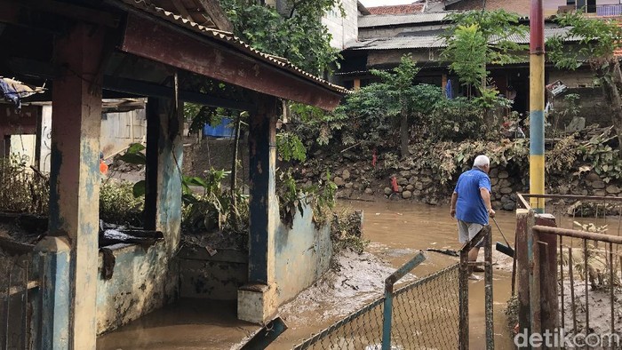 Banjir di Cililitan (Firda Cynthia Anggrainy Al Djokya/detikcom)