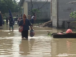 Sungai Citarum-Cibeet Meluap, 200 Rumah di Karawang Terendam Banjir