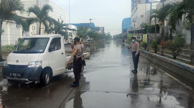 Banjir rob di Pelabuhan Muara Baru sudah surut