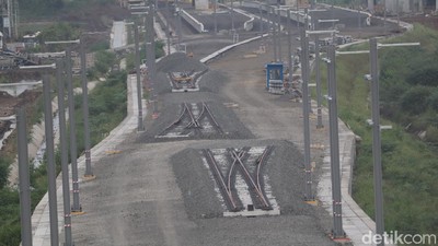 Penampakan Rel Kereta Cepat di Depo Tegalluar Bandung
