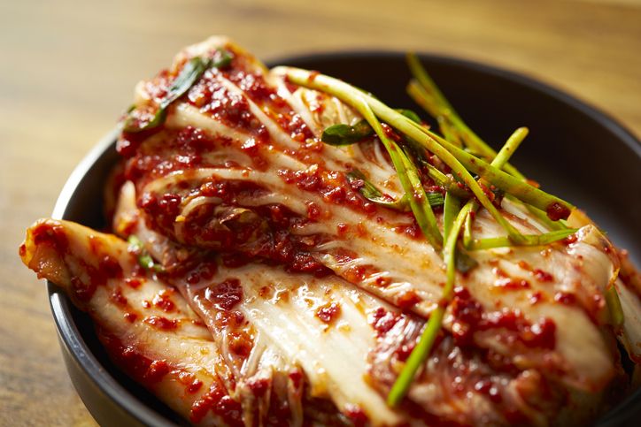 Cara menikmati kimchi.