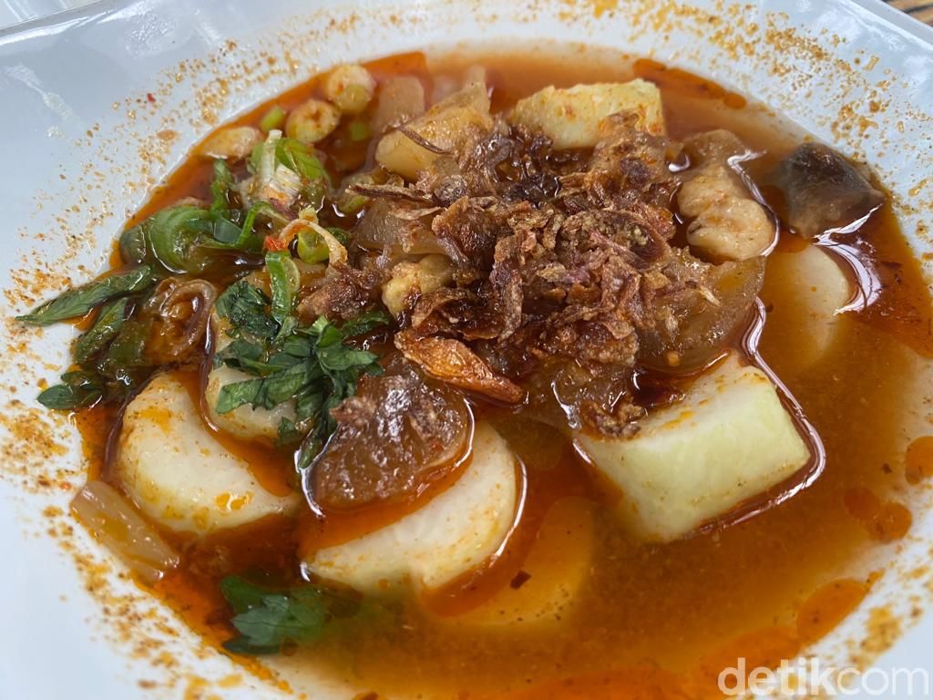 De Resto: Cicip Lontong Kikil dengan Buko Pandan di Resto Asri Bogor