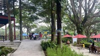 Tak hanya kawasan wisata selfienya saja yang seru, bagian restoran De Resto juga wajib dikunjungi. Di sini pengunjung bisa bersantai, menikmati pemandangan alam Bogor dengan suasana dingin sejuk di ruang terbuka. Foto: detikFood